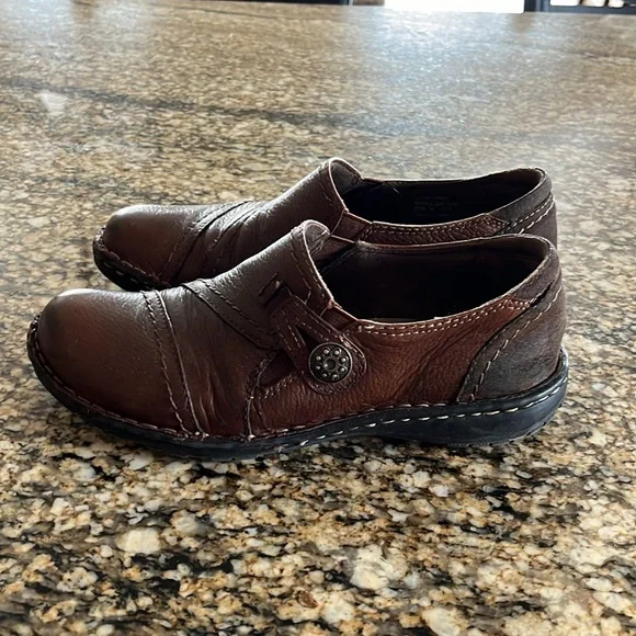 Earth Origins size 7M ladies leather shoes in excellent condition. - Picture 2 of 5